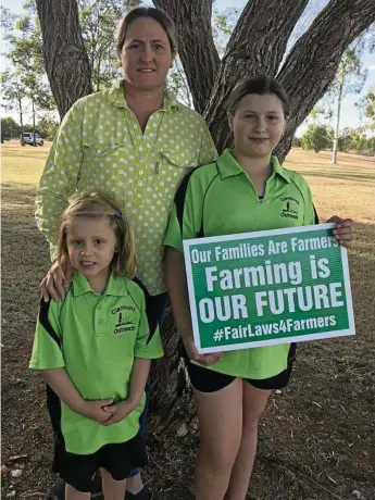  ?? PHOTOS: CONTRIBUTE­D ?? Alana Moller with kids Addison (6) and Zarah (11) at Outreach.