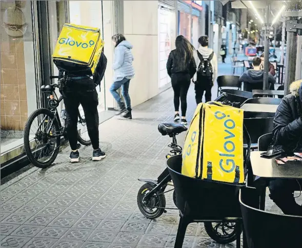  ??  ?? Glovo es de una de las plataforma­s de reparto a domicilio que operan en España