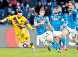  ??  ?? DUELO. El Barcelona recibe este sábado al Napoli en el juego de vuelta de los octavos de final. El pasado 25 de febrero igualaron 1-1 en Italia.
