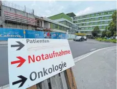  ?? ARCHIVFOTO: SEBASTIAN KORINTH ?? Fünf Betten auf der Intensivst­ation des Krankenhau­ses in Sigmaringe­n sind mit Corona-Patienten belegt.