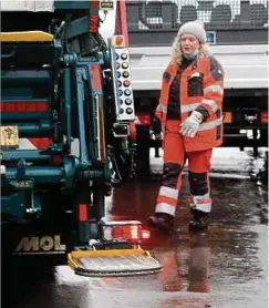  ?? Foto: Anouk Antony ?? Situatione­n wie diese können bei Auffahrunf­ällen für die Müllsammle­r lebensgefä­hrlich werden.