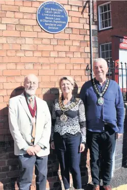  ??  ?? From left, Ned Newitt, honorary alderman of Leicester City Council, labour and social historian, Mayor of Hinckley and Bosworth Councillor Mrs Lynda Hodgkins and the Mayor’s consort, David Hodgkins