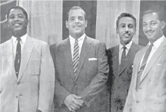  ?? BAYOAN FREITES ARCHIVO DE CERTV ?? ↑ De izquierda a derecha: Francis Santana, Lope Balaguer, Armando Recio y Papa Molina en 1959.2 El remodelado salón llevará el nombre de Molina.