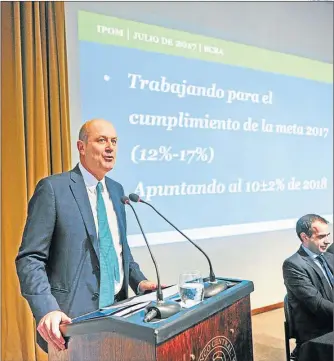  ?? PRENSA BCRA ?? CRUZADA. Federico Sturzenegg­er intenta construir reputación, pero depende del gasto.