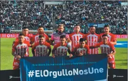  ?? ?? Todos los equipos del fútbol argentino, incluidos Belgrano e Instituto, celebraron el 19-F bajo el lema ‘El orgullo nos une’.