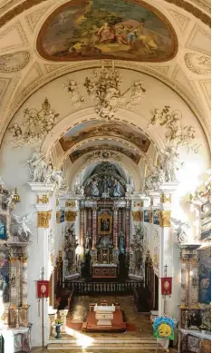  ?? Foto: Ralph Manhalter ?? Die Kirche Maria Geburt in Schießen ist ein besonders schönes Beispiel der barocken Pracht im Landkreis Neu‰ulm.