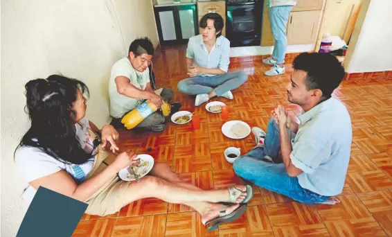  ?? EFE ?? Desde que comenzó su tarea, Ricardo ha llevado a la clínica a unas 40 personas en situación de calle