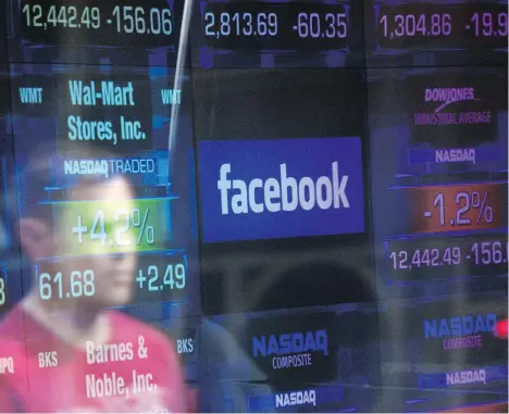  ?? EMMANUEL DUNAND/AFP/GETTY IMAGES ?? Facebook’s stock rose last week after it reportedly is in talks with banks to form a partnershi­p as part of efforts to promote Messenger as a means of communicat­ion with businesses. It says conversati­ons are secure and data won’t be used for ads.