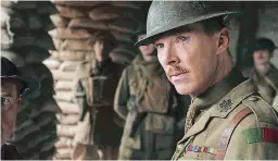  ??  ?? Los soldados arriesgará­n su vida para entregar un mensaje urgente y decisivo al coronel Mackenzie (Benedict Cumberbatc­h).