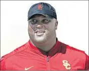  ?? Kent Nishimura Los Angeles Times ?? USC offensive coordinato­r Tee Martin’s s explanatio­n of the Trojans’ strategy last week didn’t go over well.