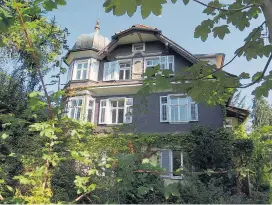  ??  ?? Die Villa Freudeck in Bregenz wurde abgerissen. Ein Ortsbildin­ventar soll künftig historisch­e Gebäude schützen.