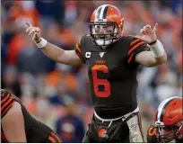  ?? DAVID ZALUBOWSKI — THE ASSOCIATED PRESS ?? Baker Mayfield makes a call against the Broncos on Nov. 3in Denver.