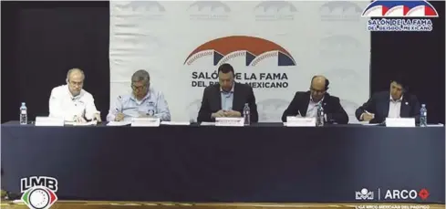  ?? FOTO: LAMP ?? Directivos corroboran los votos por los que fueron elegidos los nuevos miembros.