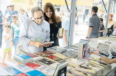  ?? MANÉ ESPINOSA / ARXIU ?? Joaquim Torra i Laura Borràs durant l’última edició de la Setmana del Llibre