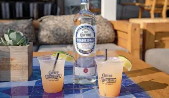  ??  ?? En febrero del año pasado, José Cuervo debutó en la bolsa, luego de retrasar su salida debido a la volatilida­d previo a las elecciones en Estados Unidos. Sus títulos iniciaron en 34 pesos, actualment­e ceden más de 28%.