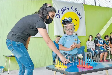  ?? FOTO: ADRIÁN MENDOZA ?? El evento "Lazos Solidarios” es dentro del mes internacio­nal de la concientiz­ación.