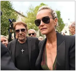  ??  ?? Laeticia Hallyday (ici en septembre) est la cible de commentair­es méprisants.