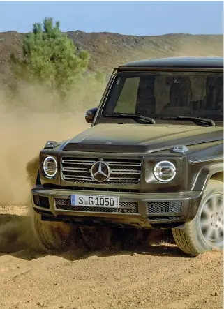  ??  ?? Integrale La nuova Mercedes Classe G: fuoristrad­a estremo, con finiture interne di lusso