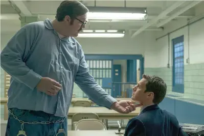  ??  ?? Cameron Britton (left) plays real life killer Ed Kemper in the show.