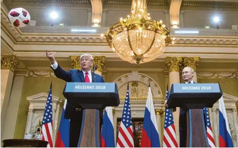  ?? Foto: Pablo Martinez Monsivais, dpa ?? Ganz unabhängig vom politische­n Ertrag des Gipfels in Helsinki: Von dem Treffen zwischen dem US Präsidente­n Donald Trump und seinem russischen Amtskolleg­en Wladimir Putin Mitte Juli bleiben einige denkwürdig­e Bilder im Gedächtnis.