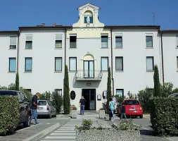  ??  ?? La struttura La Casa di cura Madonna della Salute a Porto Viro