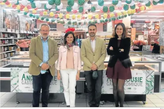  ?? M. G.. ?? José Mª Rodríguez, (Monde & Marché); Esther Ferri, (Extenda Francia); Francisco J. Manrique de Lara, (Landaluz) y Cristina Jiménez (Landaluz).