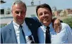  ??  ?? Insieme Il fotografo Tiberio Barchielli con Matteo Renzi, 43 anni