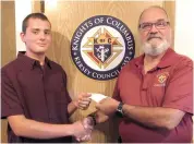  ?? Photo by Jessica Decker ?? Caleb Mattuiz received his scholarshi­p from Gerry Cheatle.