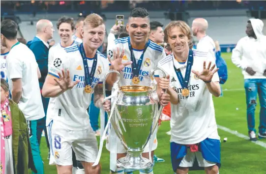  ?? ?? Tony Kroos, Casemiro y Luka Modric, tres de las principale­s figuras del Real Madrid, nuevamente campeón de Europa.