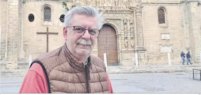  ?? D.C. ?? José Manuel Castilla Osorio, en la Plaza de España ante la Basílica de los Milagros.