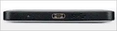  ??  ?? Das G-drive mobile von Gtechnolog­y ist das einzige Laufwerk im Test, das sich auch per USB C am PC oder am Notebook anschließe­n lässt. Ein USB-A-KABEL liegt bei.