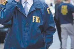  ??  ?? •El aviso fue por parte del FBI y de la agencia de seguridad cibernétic­a del Departamen­to de Seguridad Nacional.