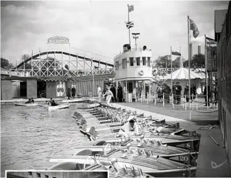  ??  ?? The boating lake at Battersea Park