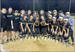  ?? KYLE FRANKO — TRENTONIAN PHOTO ?? Steinert players and coaches pose with the championsh­ip plaque after defeating Notre Dame, 13-1, in the Mercer County Tournament softball final on Thursday night at Armstrong Park in Ewing.