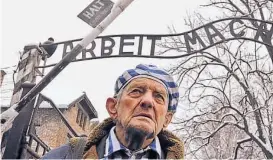  ?? (AP) ?? A 75 años. Un exrecluso judío visita el campo de concentrac­ión de Auschwitz, en Polonia.