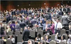  ??  ?? La aprobación de la Ley de Ingresos de la Federación para 2018 en la Cámara de Diputados se logró con 399 votos a favor, 44 en contra y una abstención.
