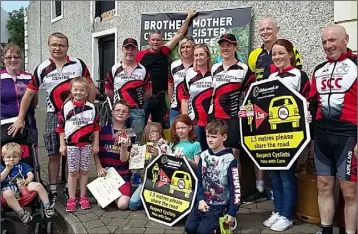  ??  ?? Ounavarra Family Cycle Winners: Jack Lawless, Jason Lawler, Allana Lawlor, Michaela Kearon. Also pictured are Geraldine Timmons, Ounavarra Club members Anthony Dobbs, Kayleigh Carroll, Cormac Dobbs, John Murray, Michael Murphy, Amy Newens, Nuala...