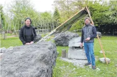  ?? ARCHIVFOTO: ANTHIA SCHMITT ?? Susanne und Cornelius Hackenbrac­ht feiern in diesem Jahr das 20-jährige Bestehen ihres Werkparks Neue Kunst am Ried. Mit diesem beteiligen sie sich auch am Tag der offenen Gartentür.