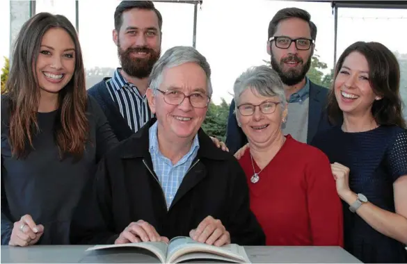  ?? PHOTO: MEGAN MASTERS ?? FAMILY OF READERS: Peter and Grace Knobel celebrate a lifetime of reading with their children (from left) Zoe, David, Mark and Natanya.