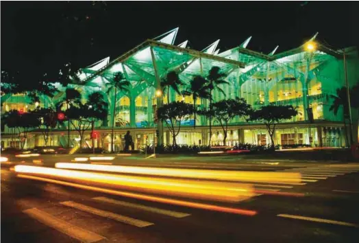  ??  ?? Above: Hawaii Convention Center O’ahu Picture courtesy: Hawai’i Tourism Authority Photograph­er: Chuck Painter