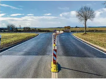  ?? Foto: Mathias Ostertag ?? Momentan geht nichts, aber nach dem Ende der Bauarbeite­n auf der Bundesstra­ße könnte die Kreuzung zum Nadelöhr werden.