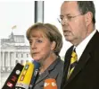  ?? Foto: dpa ?? Nummer sicher: Mit Peer Steinbrück durch die Finanzkris­e.