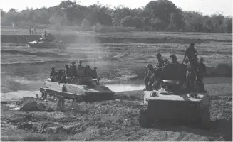  ?? ?? Indian infantry PT-76s during the advance in East Pakistan, December 1971 (image: MoD)