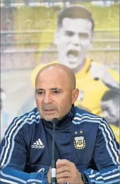  ??  ?? DEBUTARÁ. Jorge Sampaoli, en la previa del encuentro ante Brasil.