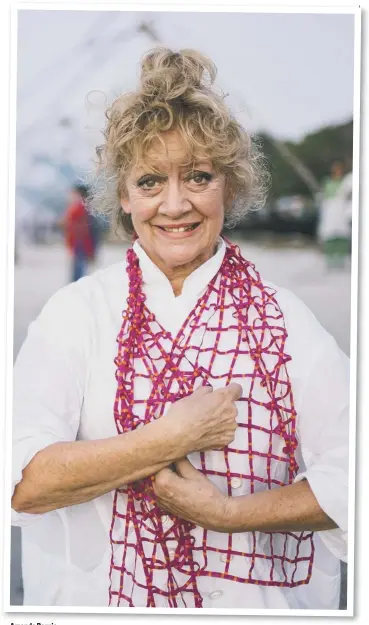  ??  ?? Amanda Barrie.