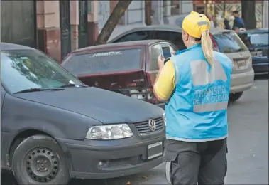  ?? GZA. GCBA ?? FALTAS. El estacionam­iento indebido es una de las infraccion­es que cometen los automovili­stas.