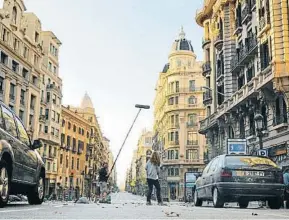  ?? WARNER BROS ?? Un moment del rodatge de la pel·lícula apocalípti­ca sobre Barcelona