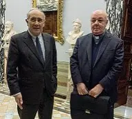  ?? Corrado Augias (sin.) e Giulio Anselmi ?? L’autore, Massimo Franco, con monsignor Sergio Pagano