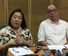  ?? MERLINDA PEDROSA ?? BACOLOD City Vice Mayor El Cid Familiaran and City Budget Officer Imelda Williams in a press conference yesterday at the Government Center.