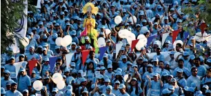  ?? Photo by Shihab ?? Participan­ts during the Beat Diabetes Walk at Zaabeel Park in Dubai on Friday. —